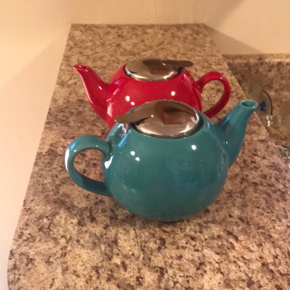 Two teapots - Picture 2 of 2